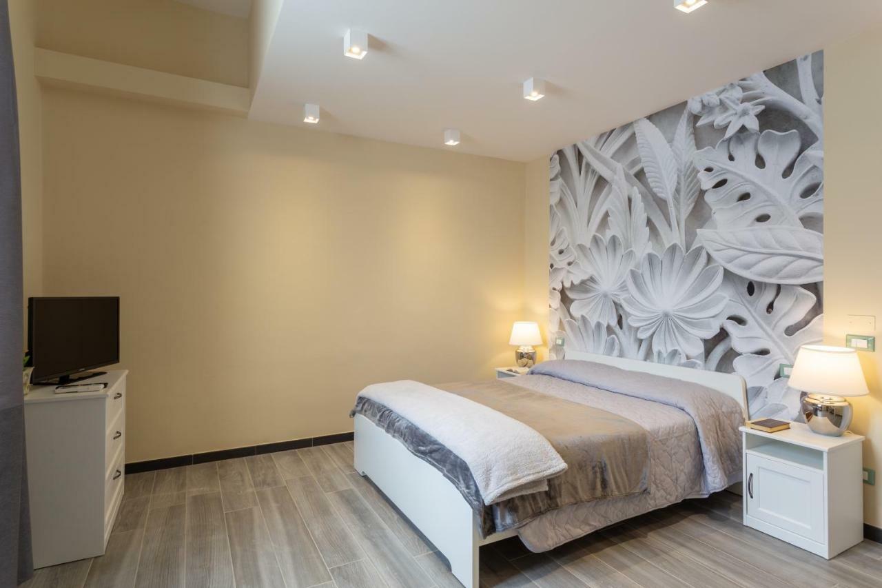 Le Stanze Di Carla! Bagno Privato, Cucina In Comune Флоренция Экстерьер фото