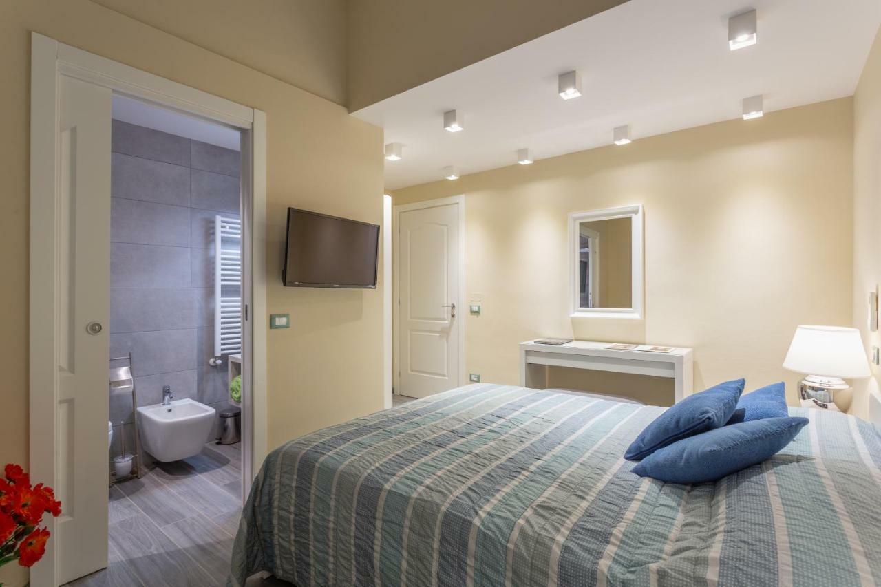 Le Stanze Di Carla! Bagno Privato, Cucina In Comune Флоренция Экстерьер фото